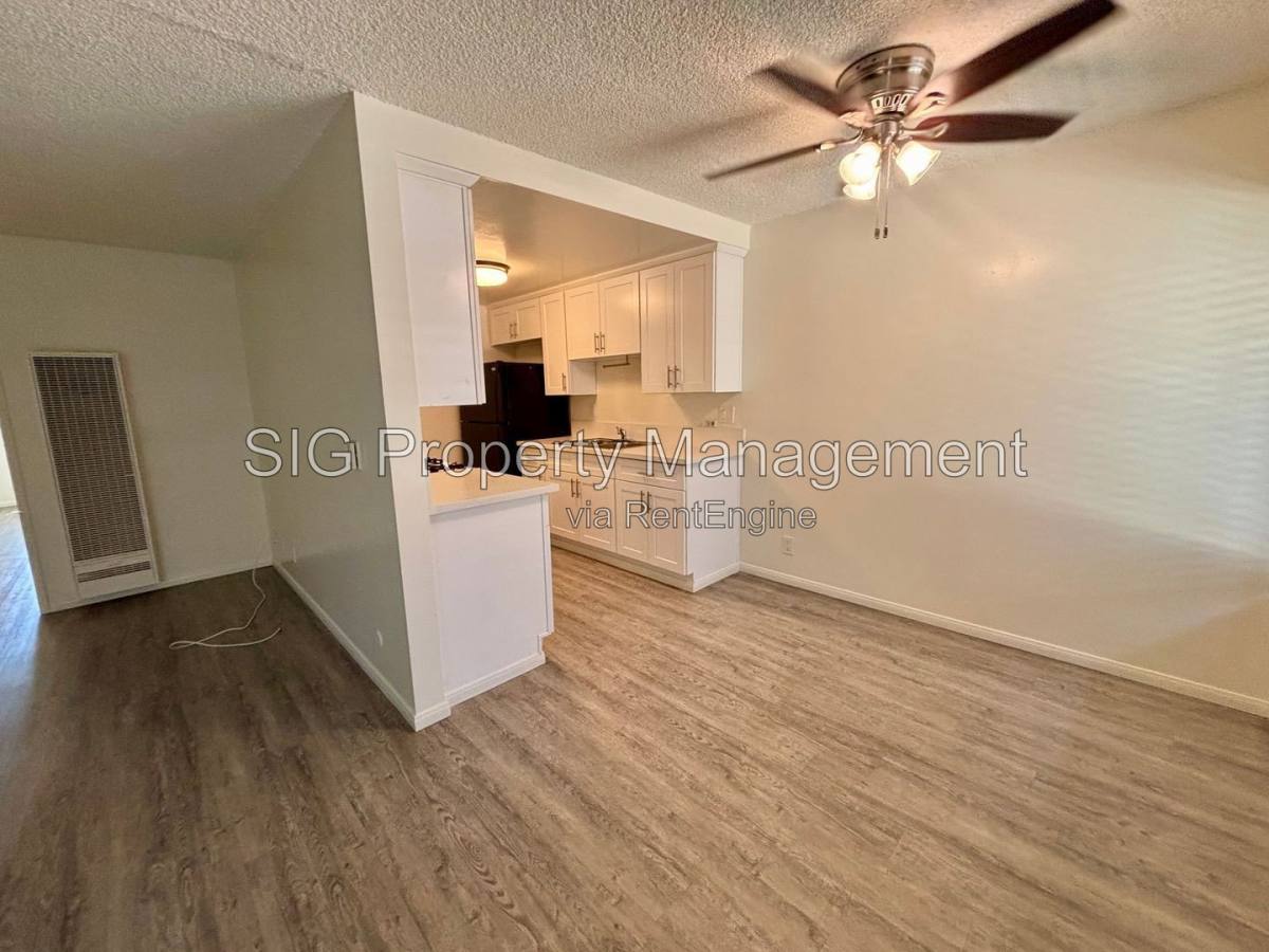 Apartment for rent at 1126 E Doran St, Glendale, CA 91206