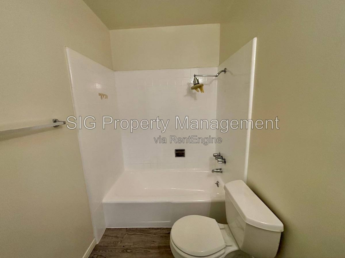 Apartment for rent at 1126 E Doran St, Glendale, CA 91206