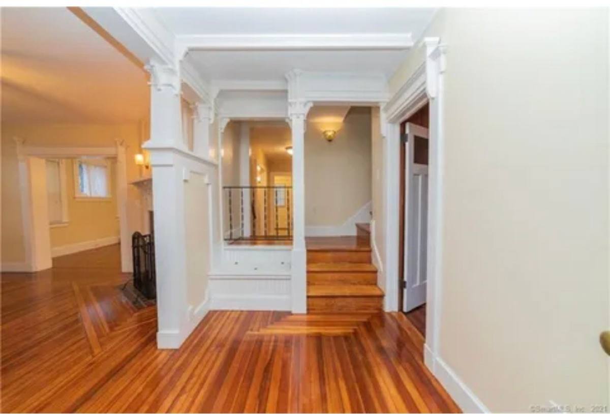 House for rent at 333 Ocean Ave, New London, CT 06320
