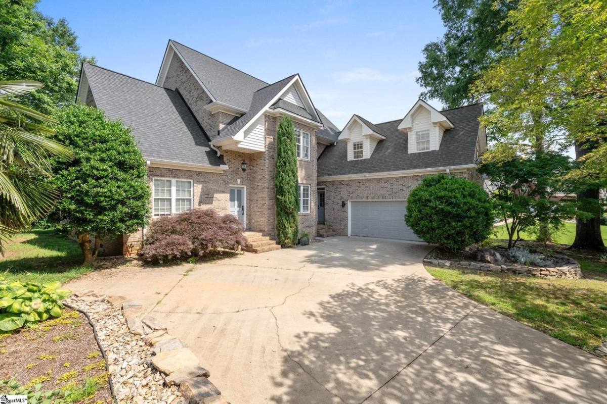 House for rent at 403 Mossy Ledge Lane, Simpsonville, SC 29681