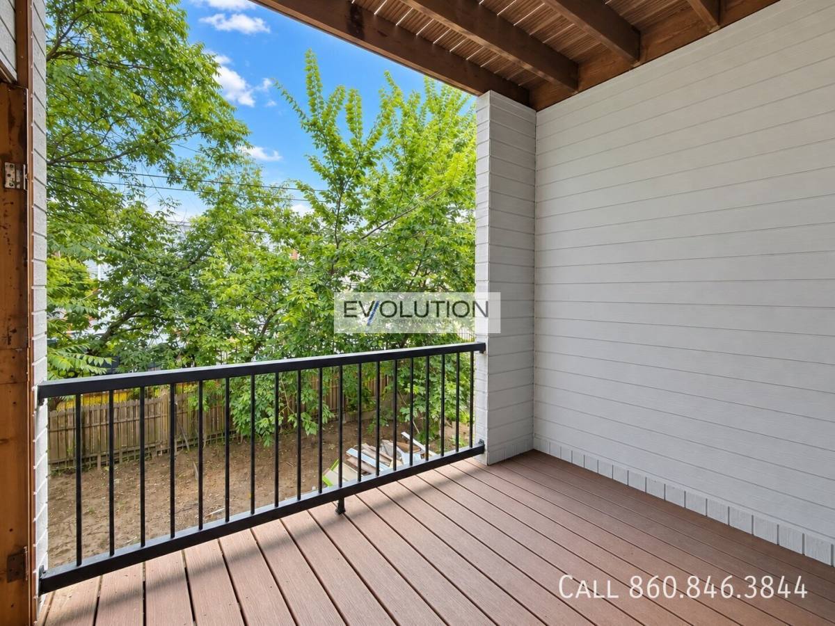 Apartment for rent at 906-908 Park St #1E, Hartford, CT 06106