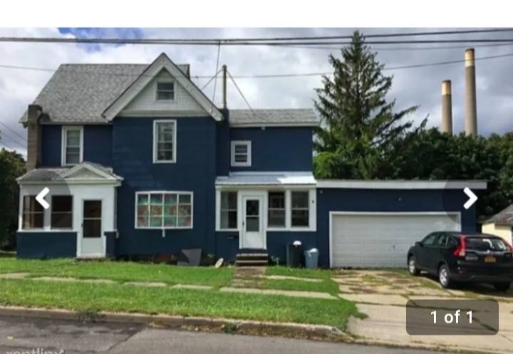 House for rent at 133 W Van Buren St, Oswego, NY 13126