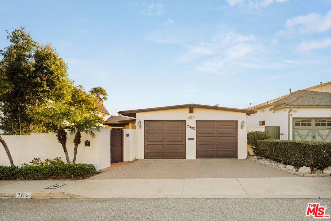 House for rent at 7203 Rindge Ave, Playa Del Rey, CA 90293