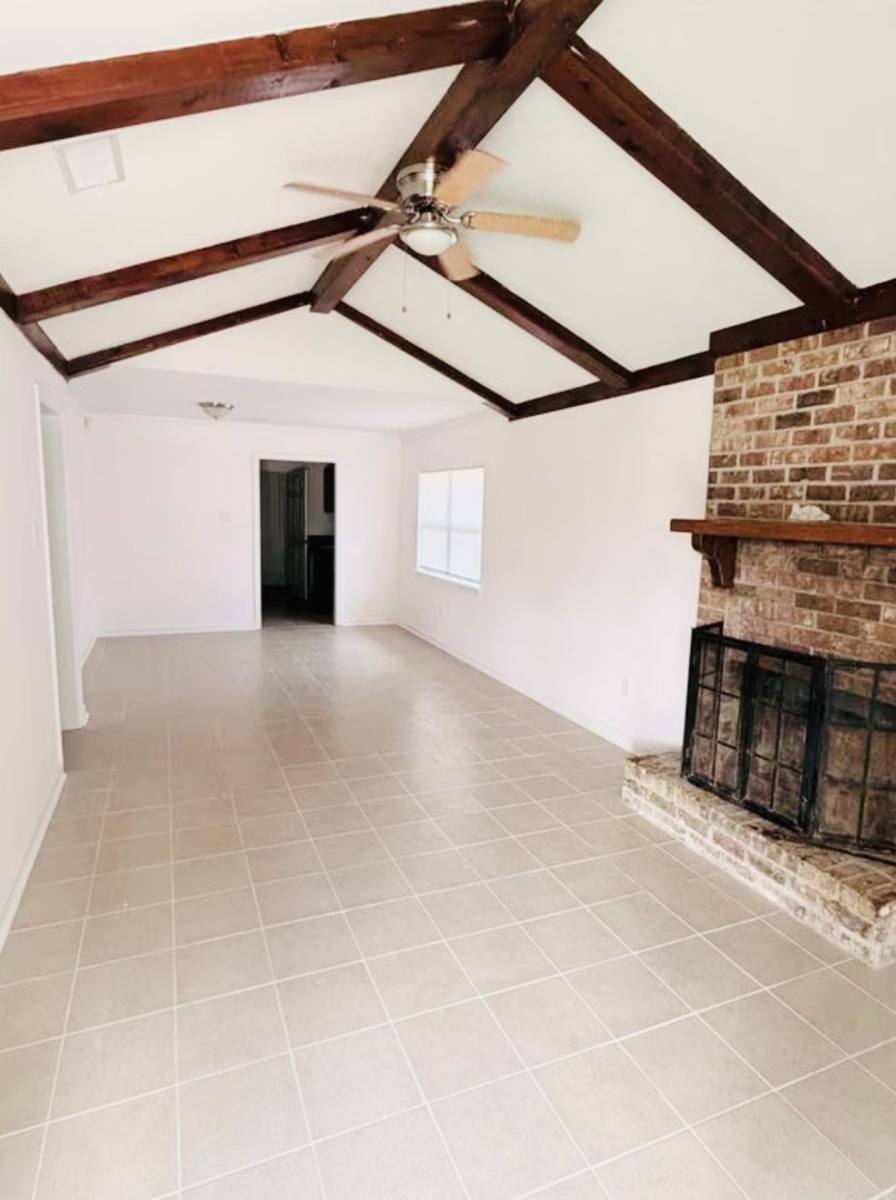Townhouse for rent at 10048 El Scott Ave, Baton Rouge, LA 70811