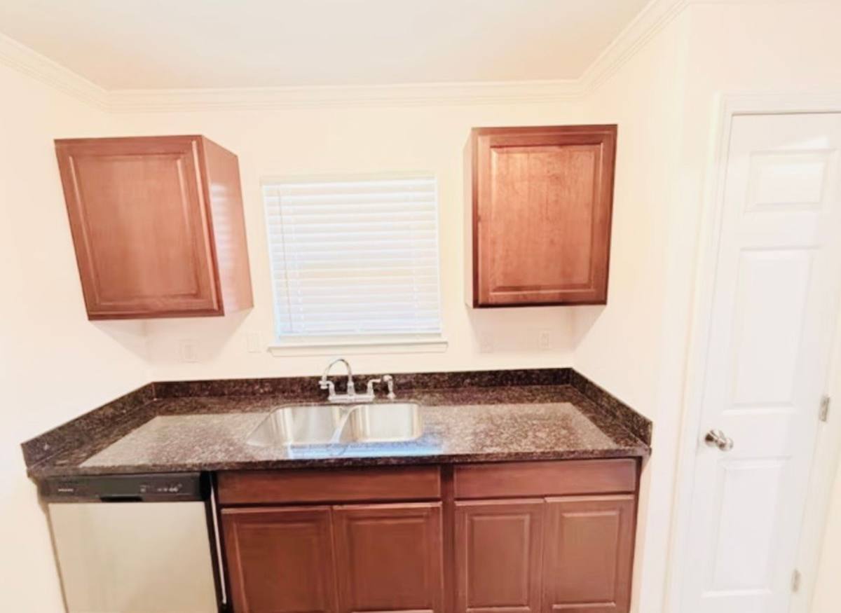 Townhouse for rent at 10048 El Scott Ave, Baton Rouge, LA 70811