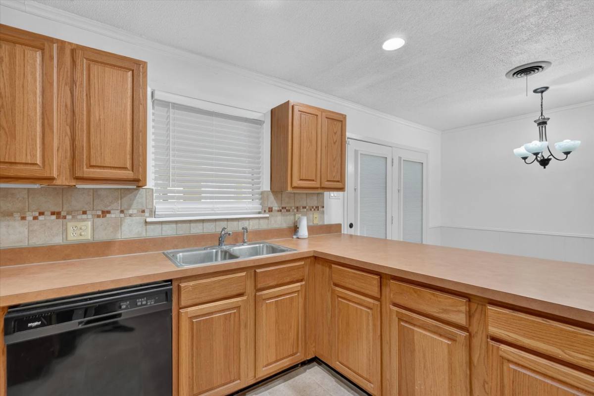 House for rent at 2539 Highwood Dr, Dallas, TX 75228