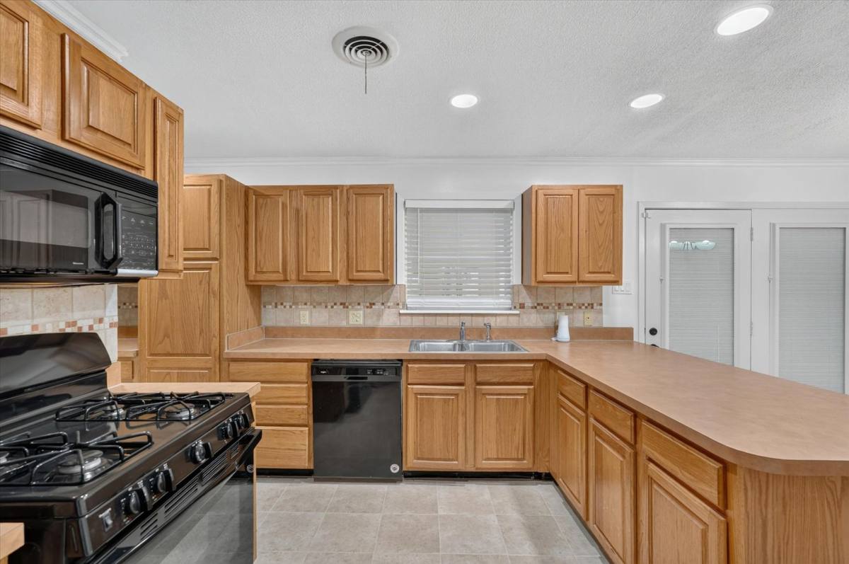 House for rent at 2539 Highwood Dr, Dallas, TX 75228