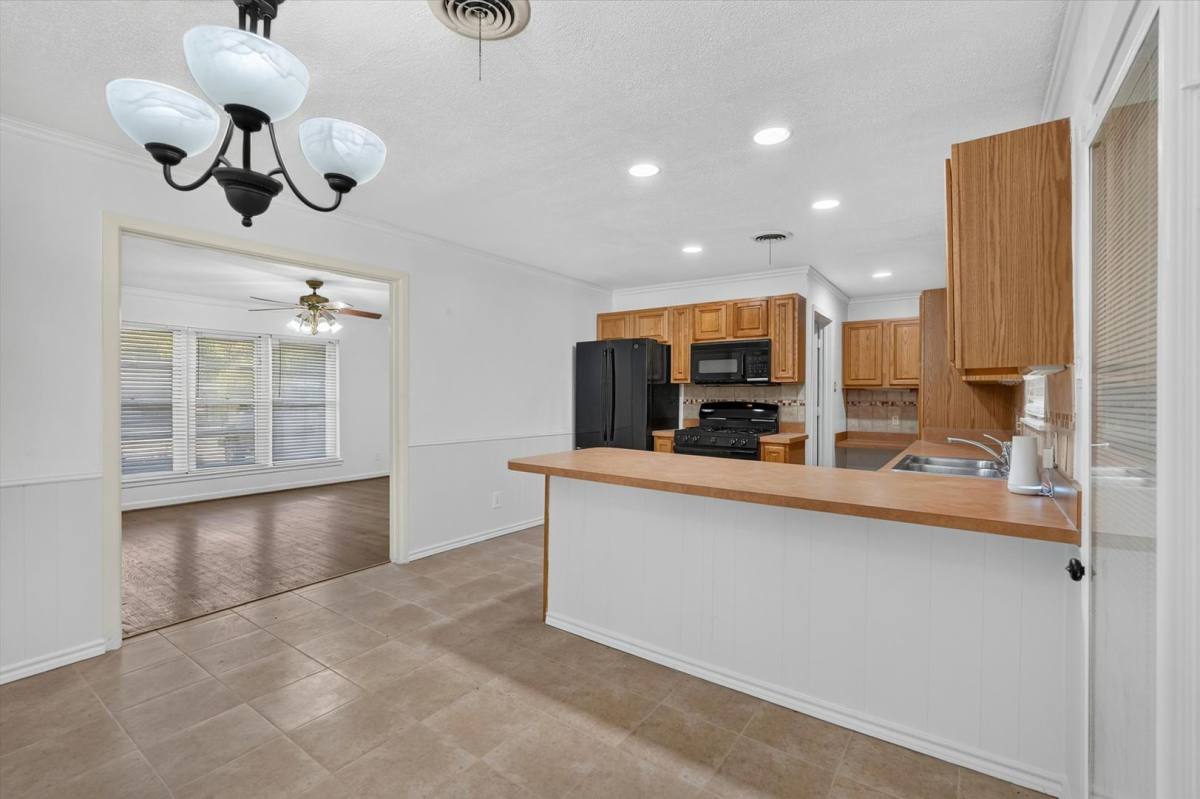 House for rent at 2539 Highwood Dr, Dallas, TX 75228