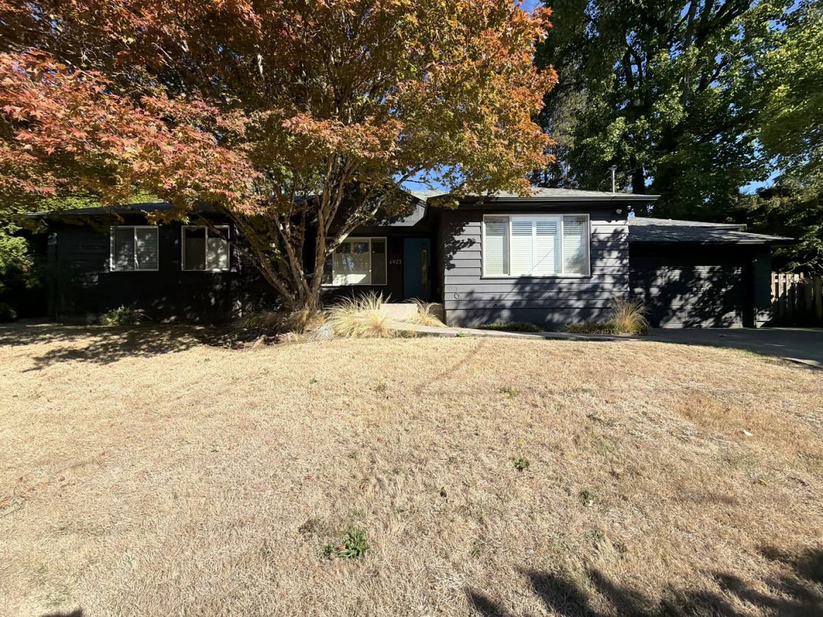House for rent at 4923 SW Lowell St, Portland, OR 97221
