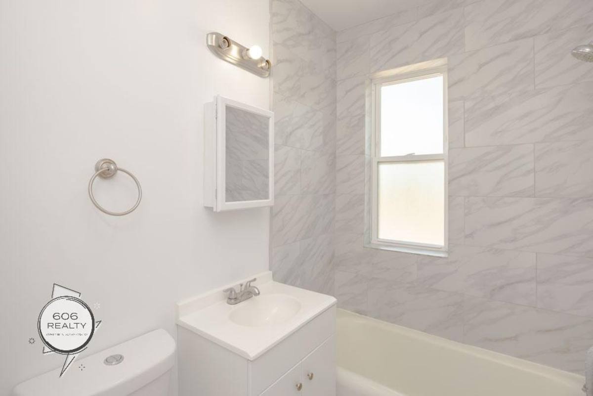 Apartment for rent at 5701 W Cermak 2206-08 S, Cicero, IL 60804