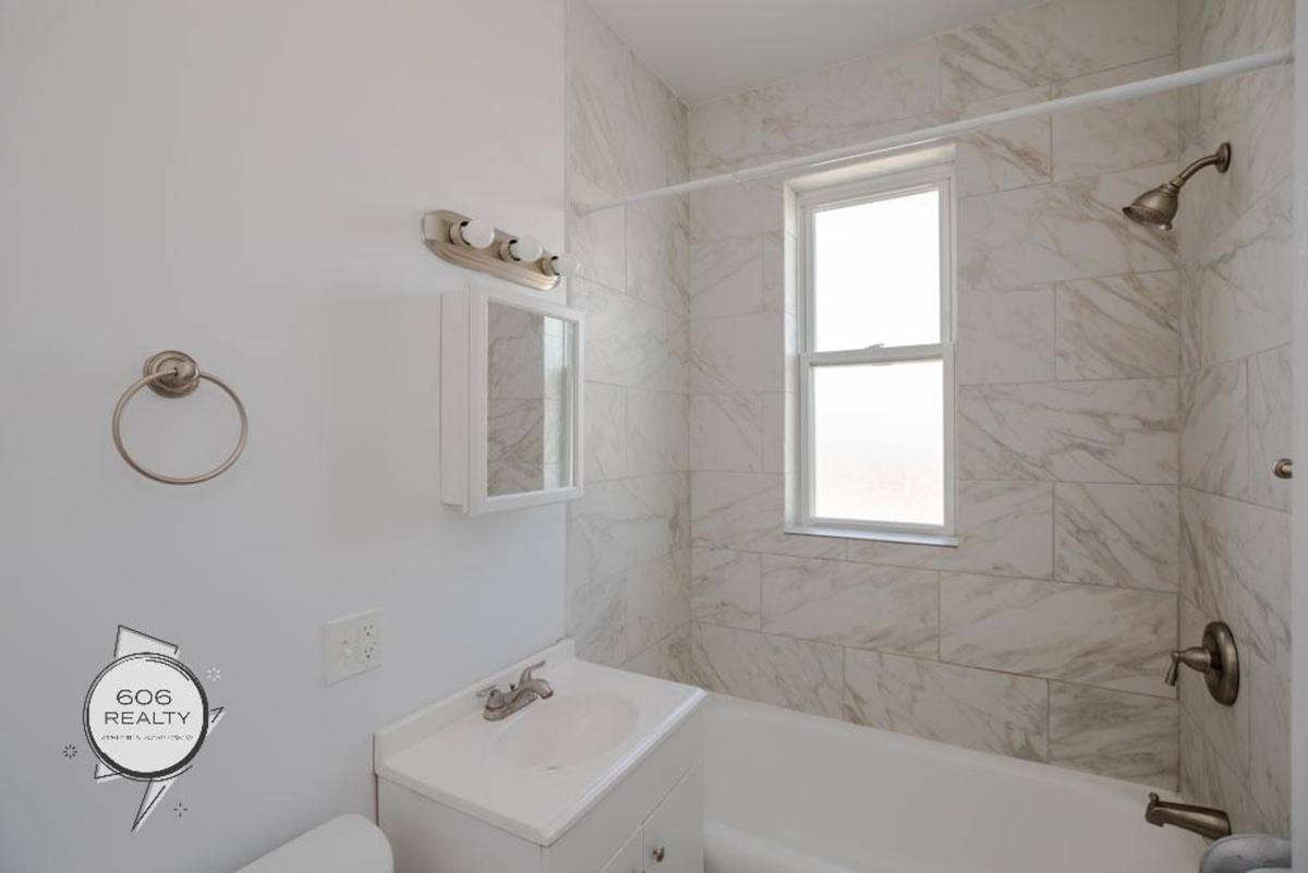 Apartment for rent at 5701 W Cermak 2206-08 S, Cicero, IL 60804