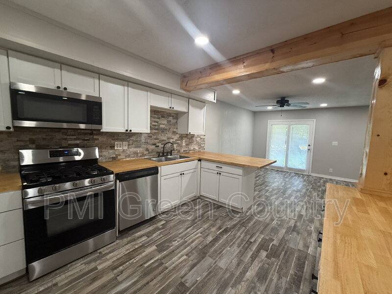 House for rent at 3425 S 114th E Ave, Tulsa, OK 74146