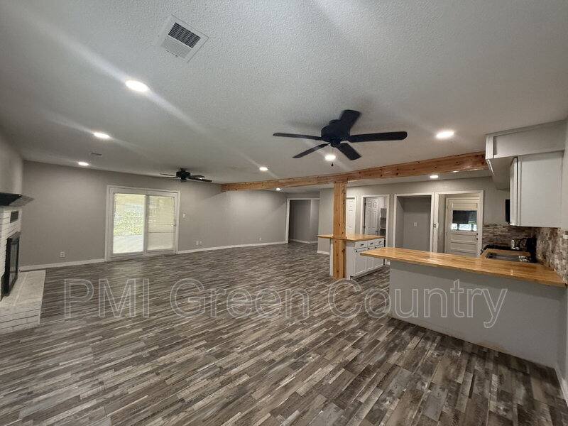House for rent at 3425 S 114th E Ave, Tulsa, OK 74146