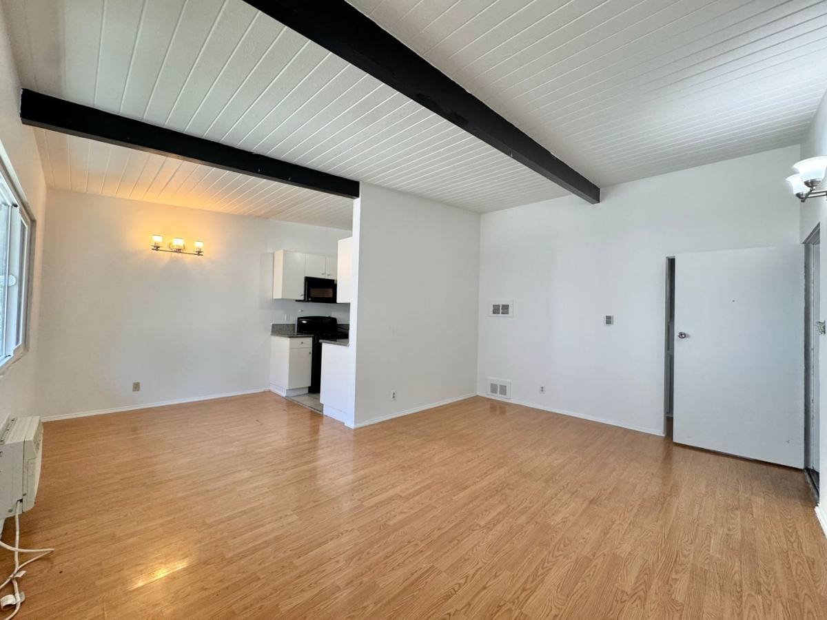Apartment for rent at 928 Albany St, Los Angeles, CA 90015
