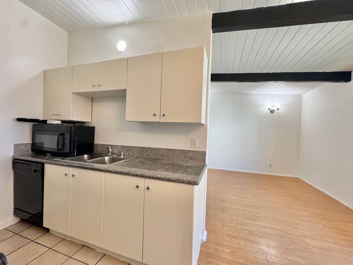 Apartment for rent at 928 Albany St, Los Angeles, CA 90015