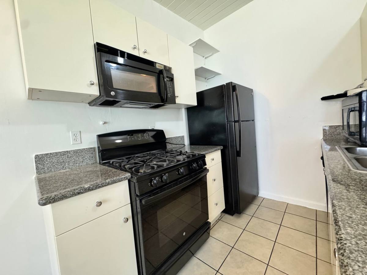 Apartment for rent at 928 Albany St, Los Angeles, CA 90015