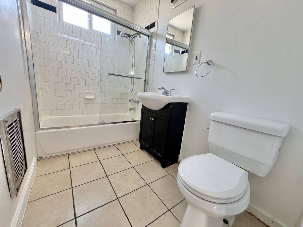Apartment for rent at 928 Albany St, Los Angeles, CA 90015