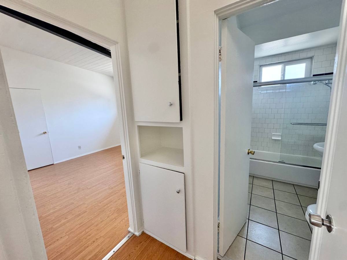 Apartment for rent at 928 Albany St, Los Angeles, CA 90015