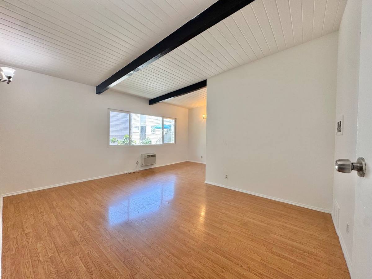 Apartment for rent at 928 Albany St, Los Angeles, CA 90015