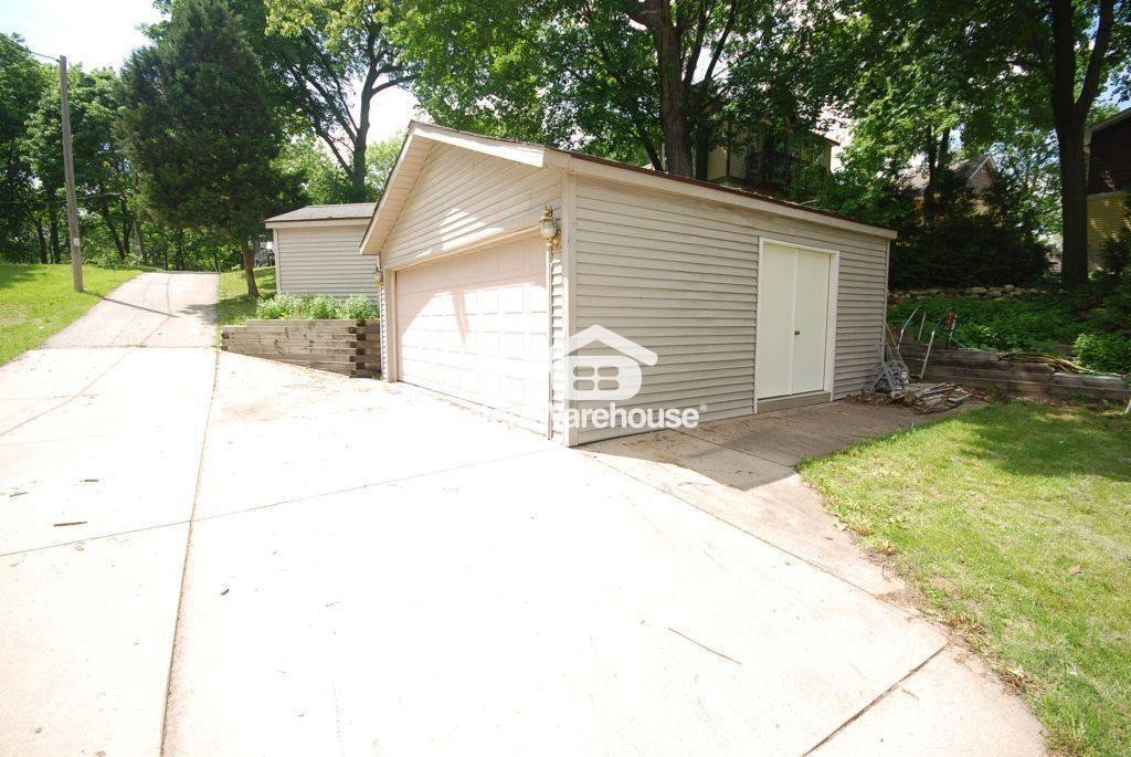 House for rent at 2310 N Lake Dr, Oconomowoc, WI 53066