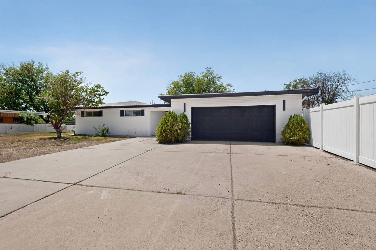House for rent at 824 Ortega Rd NW, Albuquerque, NM 87114