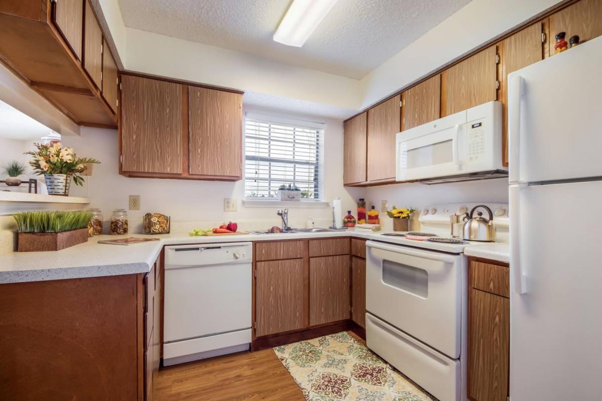 Apartment for rent at Ashwood Park, 7650 McCallum Blvd, Dallas, TX 75252