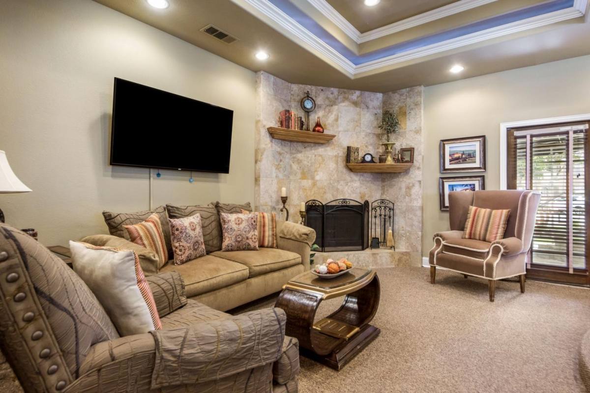 Apartment for rent at Ashwood Park, 7650 McCallum Blvd, Dallas, TX 75252