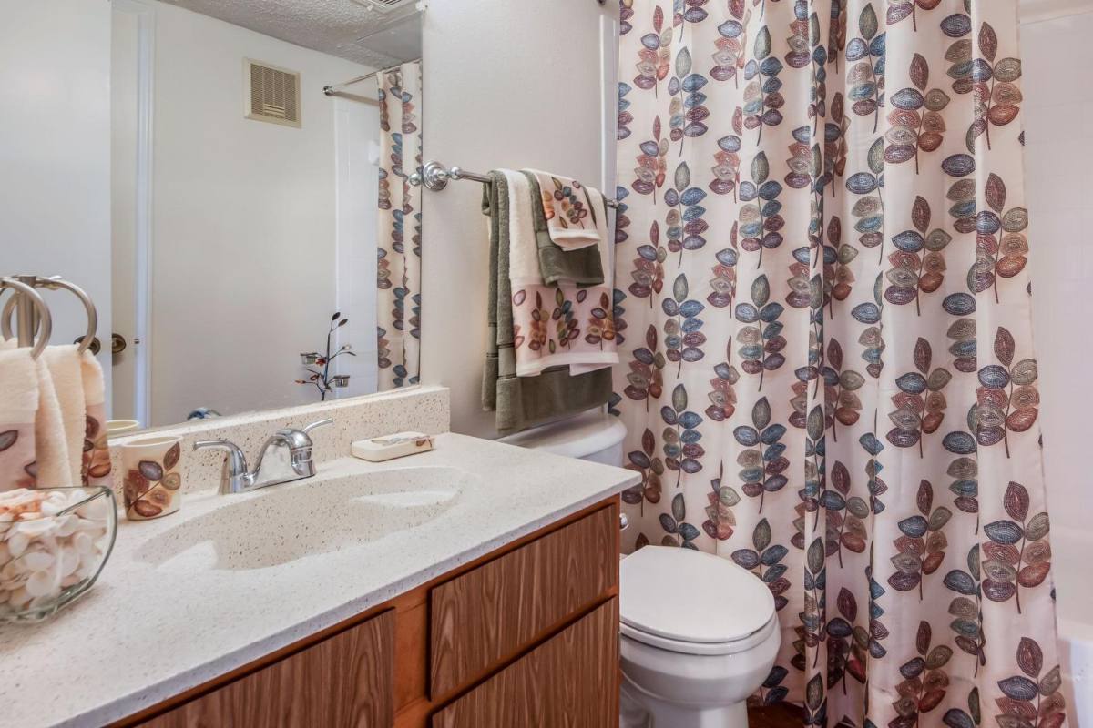 Apartment for rent at Ashwood Park, 7650 McCallum Blvd, Dallas, TX 75252