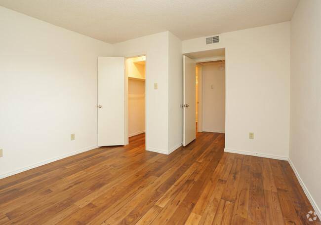 Apartment for rent at 4931 Live Oak St #79, Dallas, TX 75206