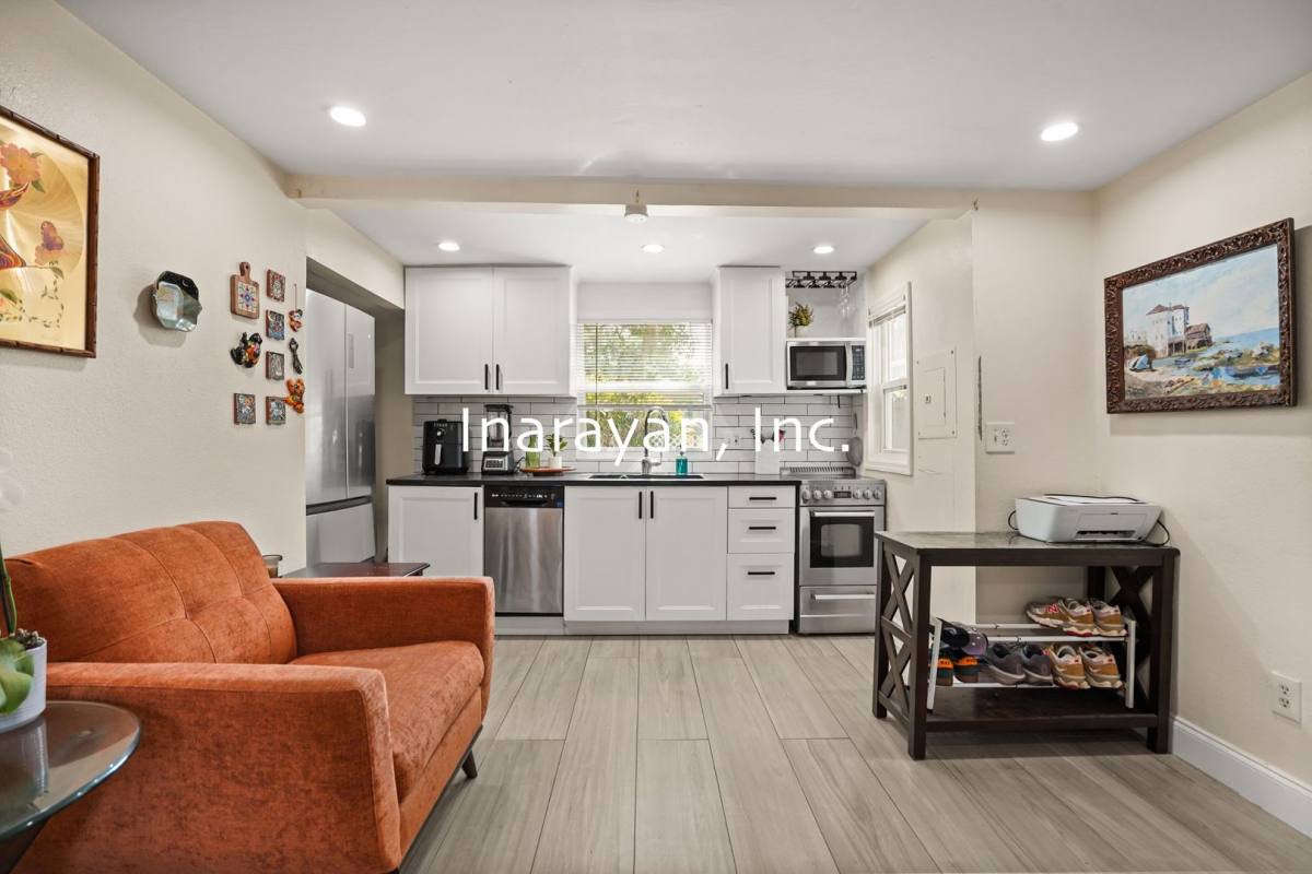 Apartment for rent at 245 Orange Place, Maitland, FL 32751