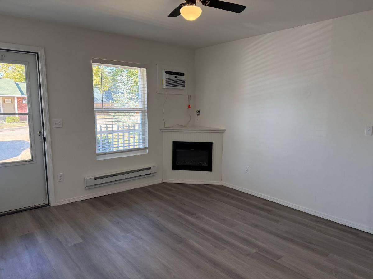 Black Bear Creek, 2040 E Memorial Rd, Edmond, OK 73013 - Apartment for Rent - Image 9