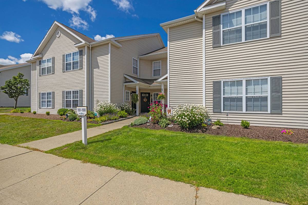 Apartment for rent at 2900 Woodsedge Dr, Painted Post, NY 14870