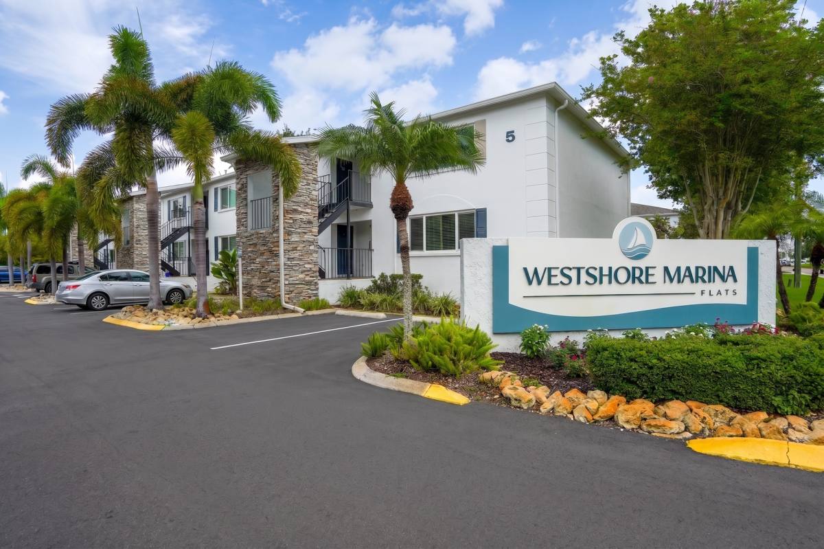 Apartment for rent at 5215 S Westshore Blvd, Tampa, FL 33611