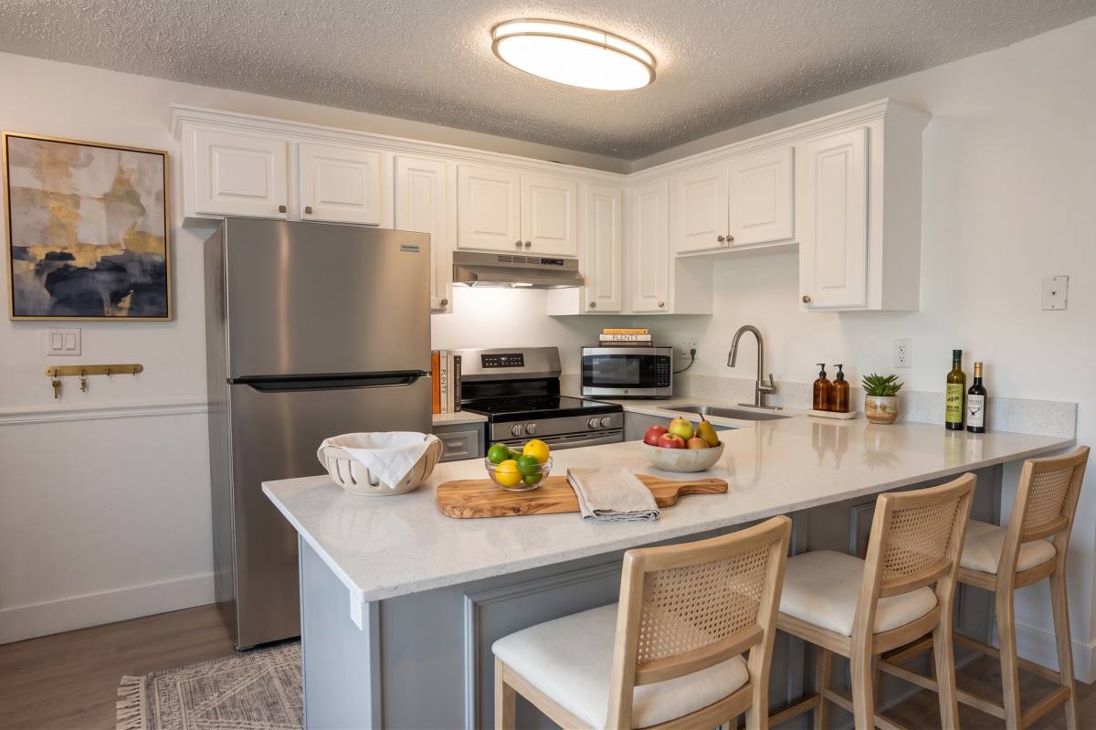 Apartment for rent at 5215 S Westshore Blvd, Tampa, FL 33611
