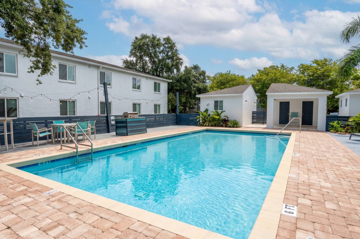 Apartment for rent at 5215 S Westshore Blvd, Tampa, FL 33611