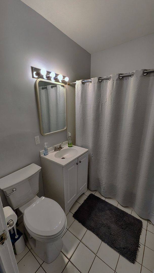 Apartment for rent at 1812 Golden Valley Rd, Minneapolis, MN 55411