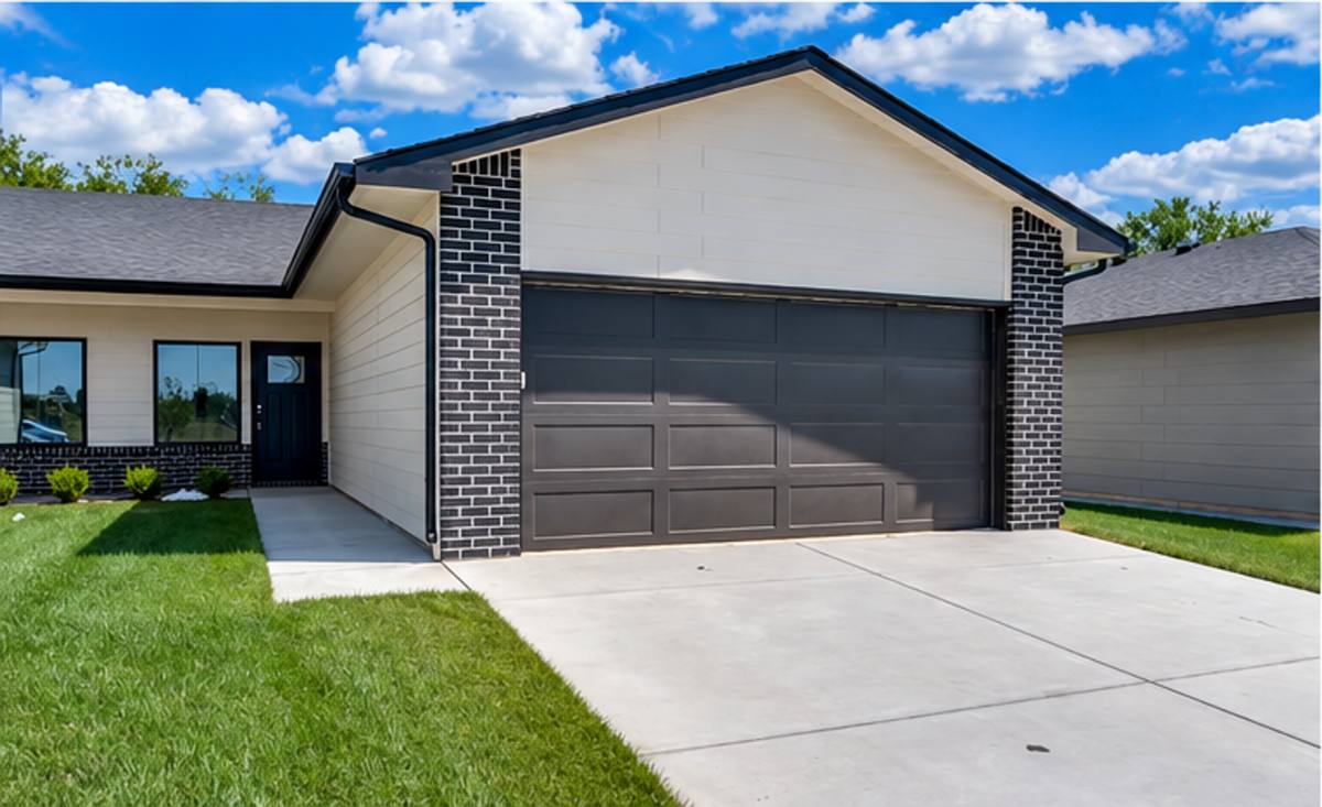 Apartment for rent at 11316 W 35th Circle S, Wichita, KS 67215