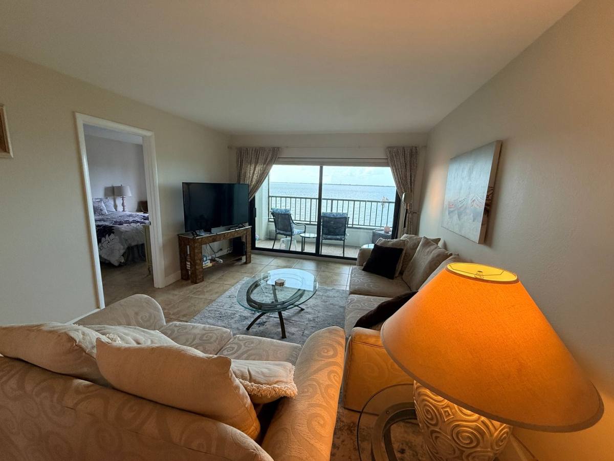 Apartment for rent at 1500 Park Beach Circle, Punta Gorda, FL 33950