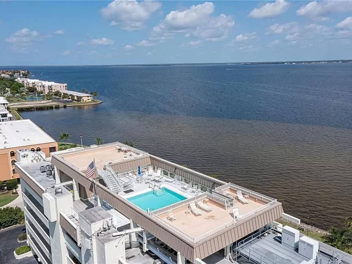 Apartment for rent at 1500 Park Beach Circle, Punta Gorda, FL 33950