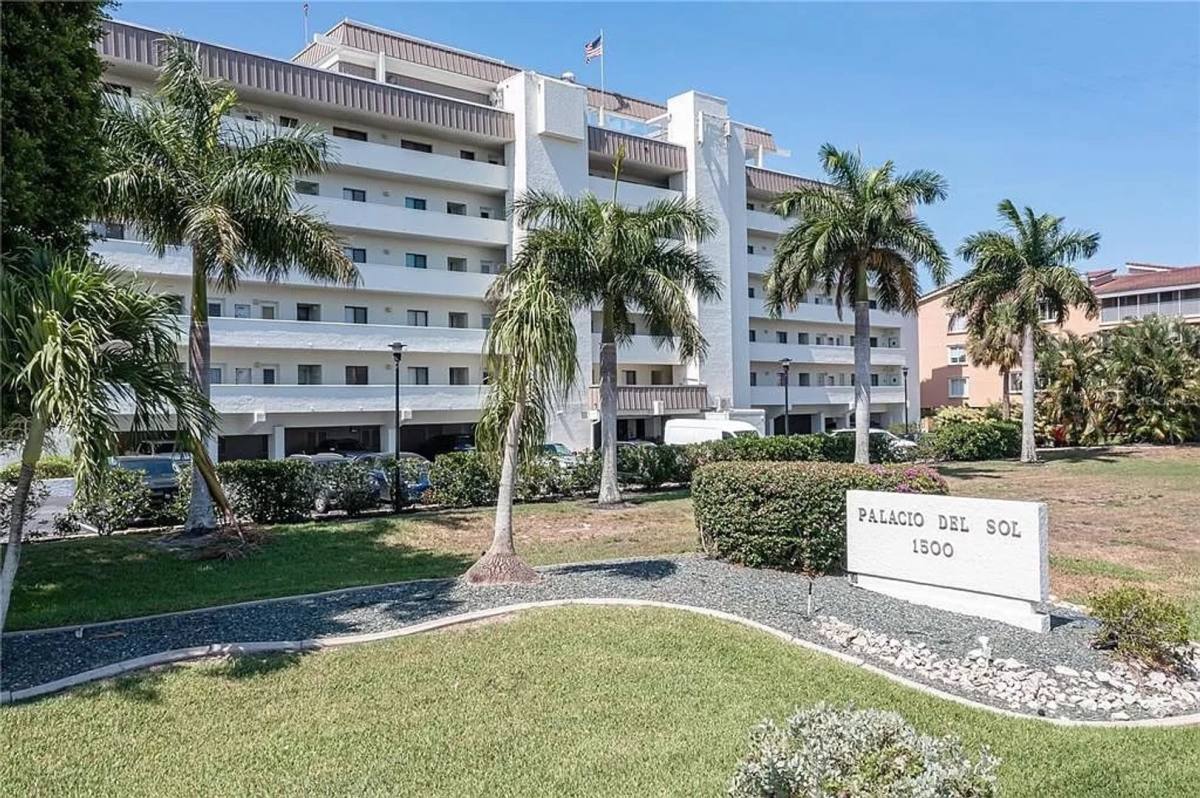 Apartment for rent at 1500 Park Beach Circle, Punta Gorda, FL 33950