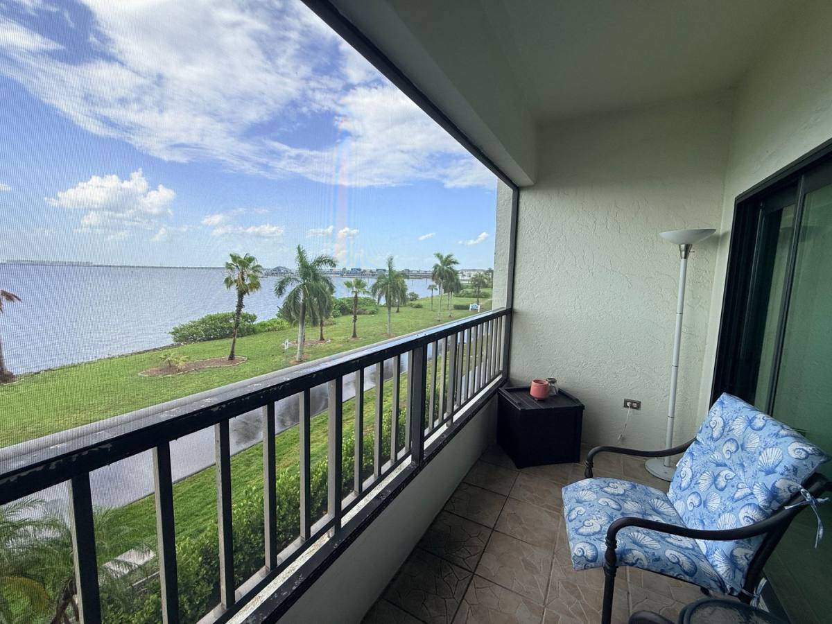 Apartment for rent at 1500 Park Beach Circle, Punta Gorda, FL 33950
