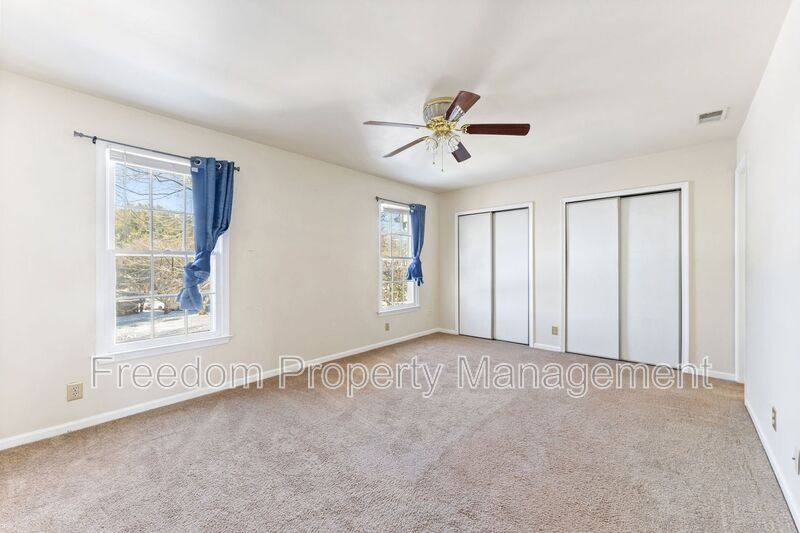 Townhouse for rent at 726 Pine Tree Court, Warrenton, VA 20186