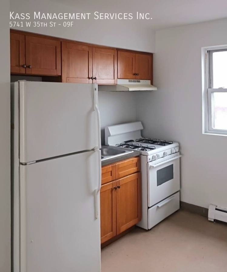 Apartment for rent at 5741 W 35th St #9F, Cicero, IL 60804