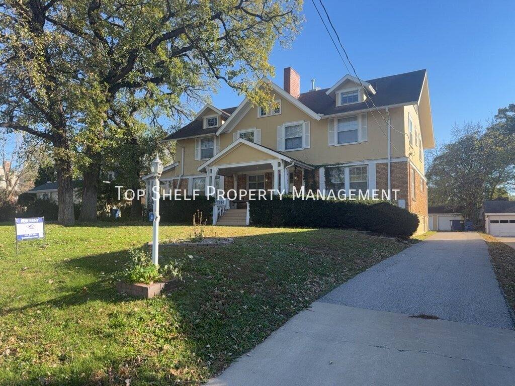 Apartment for rent at 4216 Ingersoll Ave #6, Des Moines, IA 50312