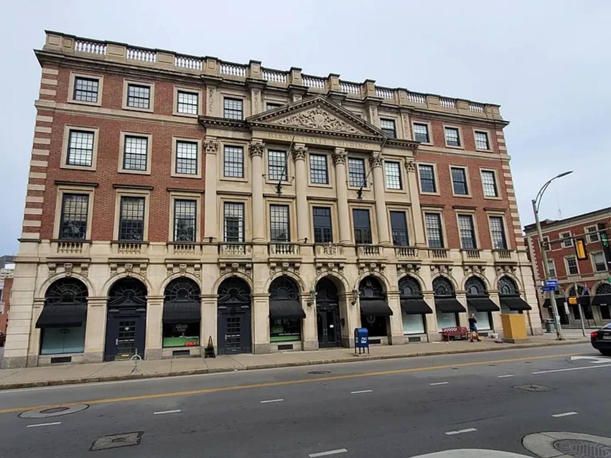 Apartment for rent at 355-365 E Ave, Rochester, NY 14604