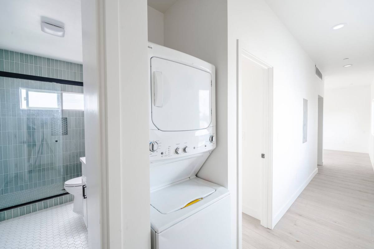 2860 Webster, San Diego, CA 92113 - Apartment for Rent - Image 8
