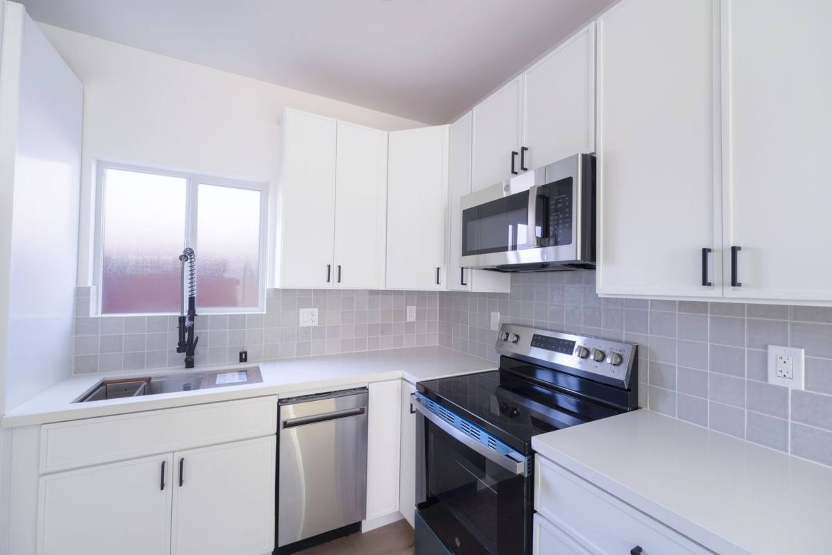 2860 Webster, San Diego, CA 92113 - Apartment for Rent