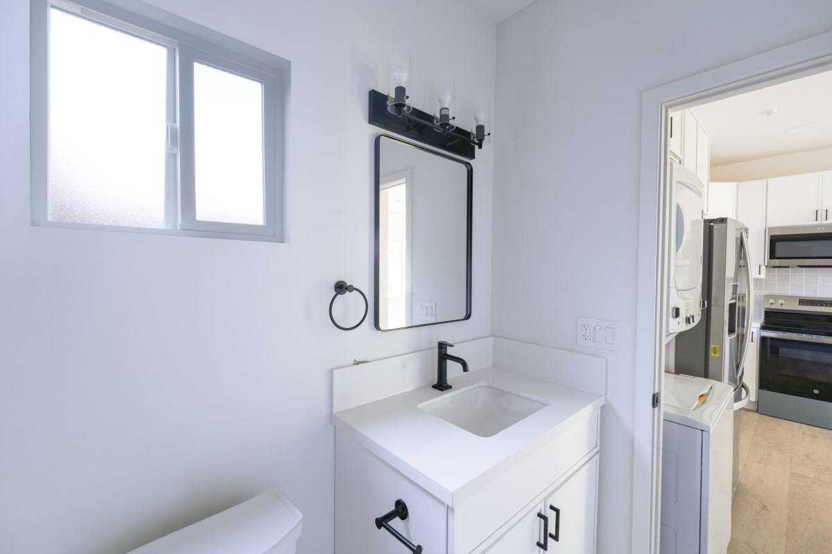 2860 Webster, San Diego, CA 92113 - Apartment for Rent - Image 10