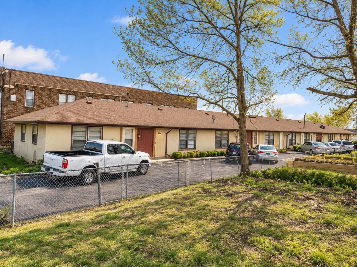 Apartment for rent at Golden Valley, 2603 Golden Valley Rd, Minneapolis, MN 55411