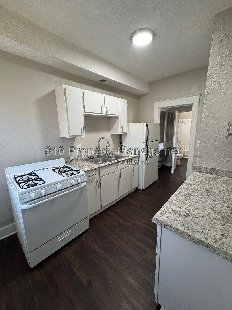 Apartment for rent at 2416 E 22nd St #2W, Kansas City, MO 64127